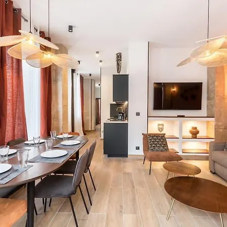 Апартаменты Republique Bastille Chic & Design 6p 2br