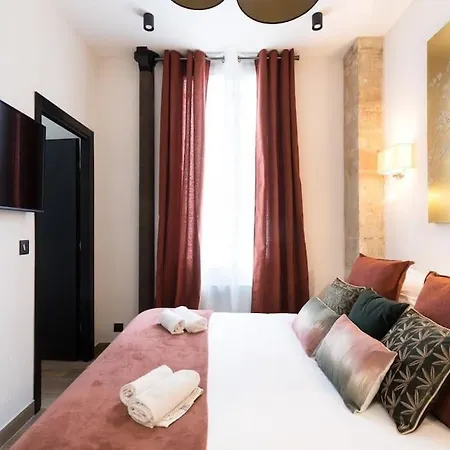Апартаменты Republique Bastille Chic & Design 6p 2br *