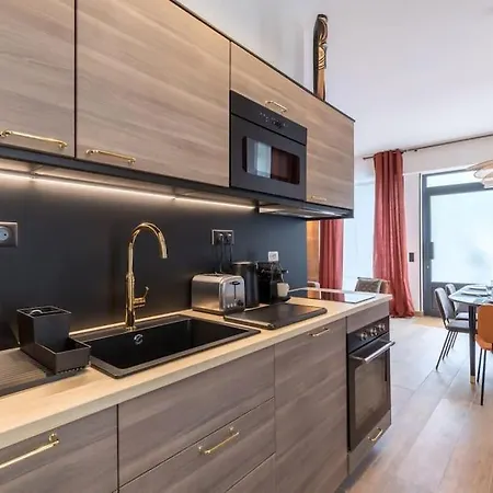 Апартаменты Republique Bastille Chic & Design 6p 2br Париж