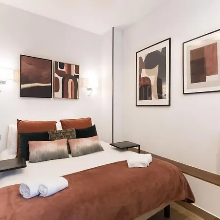 Republique Bastille Chic & Design 6p 2br * Париж