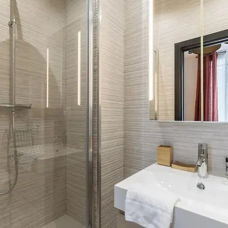Апартаменты Republique Bastille Chic & Design 6p 2br